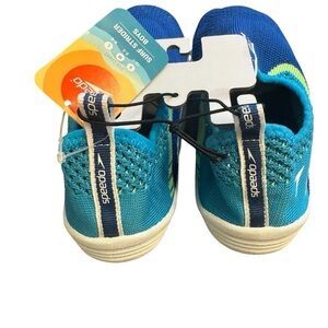 Speedo Kids Blue and Green Pull-on Water Shoes Surf Strider Junior Size L 4/5